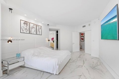 Condo in Miami Beach, Florida, 3 bedrooms  № 1839119 - photo 22