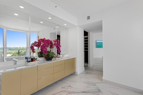 Condo in Miami Beach, Florida, 3 bedrooms  № 1839119 - photo 26