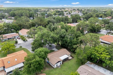 Villa ou maison à louer à Orlando, Floride: 2 chambres, 99.41 m2 № 1778288 - photo 24
