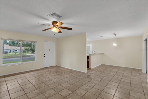 Villa ou maison à louer à Orlando, Floride: 2 chambres, 99.41 m2 № 1778288 - photo 4