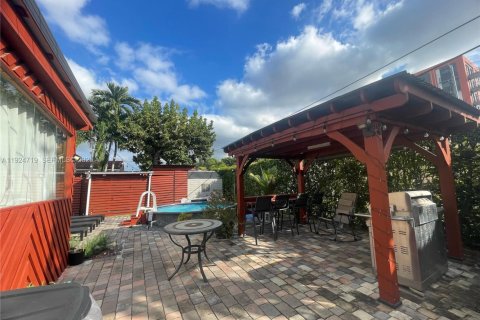 Casa en venta en Miami, Florida, 3 dormitorios, 97.55 m2 № 1983485 - foto 20