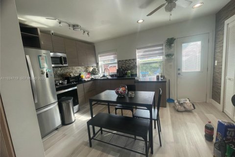 Casa en venta en Miami, Florida, 3 dormitorios, 97.55 m2 № 1983485 - foto 7