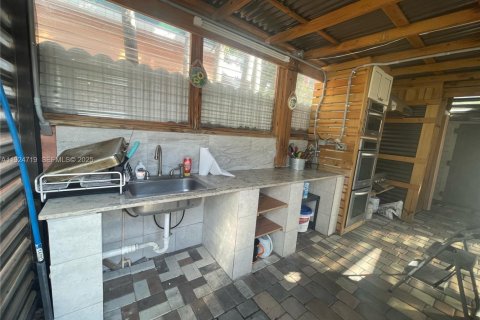 Casa en venta en Miami, Florida, 3 dormitorios, 97.55 m2 № 1983485 - foto 25