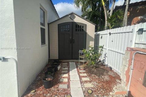 Casa en venta en Miami, Florida, 3 dormitorios, 97.55 m2 № 1983485 - foto 23