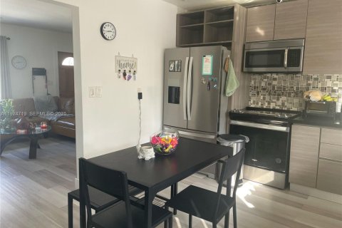Casa en venta en Miami, Florida, 3 dormitorios, 97.55 m2 № 1983485 - foto 8