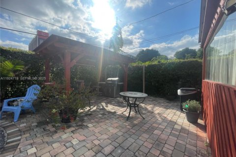 Casa en venta en Miami, Florida, 3 dormitorios, 97.55 m2 № 1983485 - foto 22
