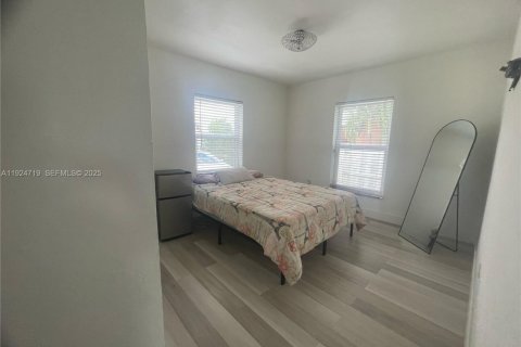 Casa en venta en Miami, Florida, 3 dormitorios, 97.55 m2 № 1983485 - foto 11