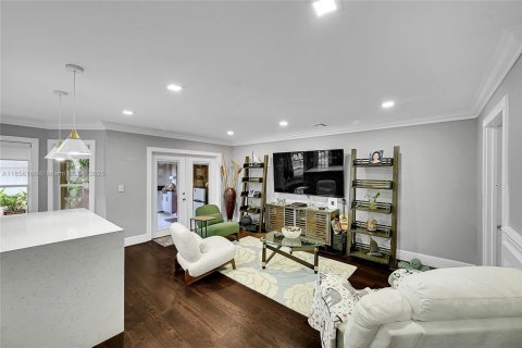 House in Boca Raton, Florida 4 bedrooms, 198.16 sq.m. № 2012359 - photo 13