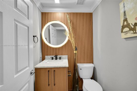 House in Boca Raton, Florida 4 bedrooms, 198.16 sq.m. № 2012359 - photo 12