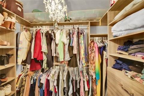 House in Boca Raton, Florida 4 bedrooms, 198.16 sq.m. № 2012359 - photo 24