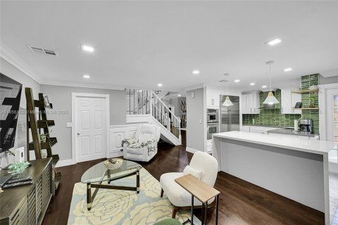 House in Boca Raton, Florida 4 bedrooms, 198.16 sq.m. № 2012359 - photo 15