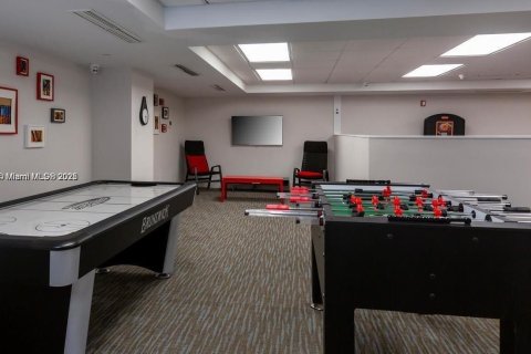 Condo in Miami Beach, Florida, 2 bedrooms  № 1936138 - photo 12