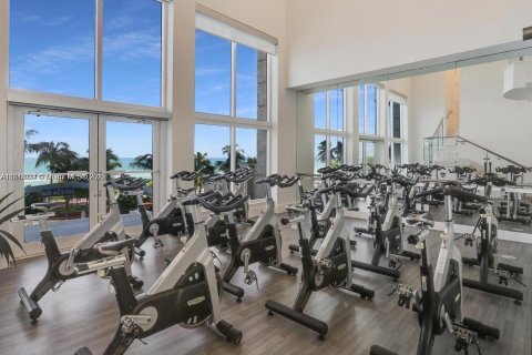 Condo in Miami Beach, Florida, 2 bedrooms  № 1936138 - photo 7
