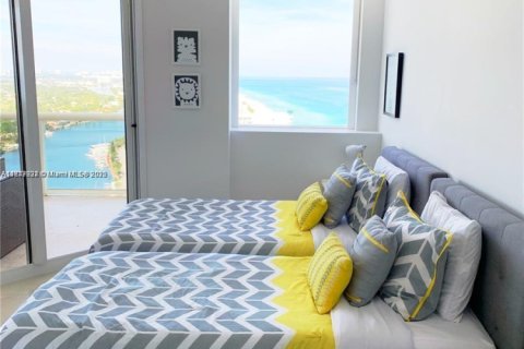 Condo in Miami Beach, Florida, 2 bedrooms  № 1936138 - photo 30