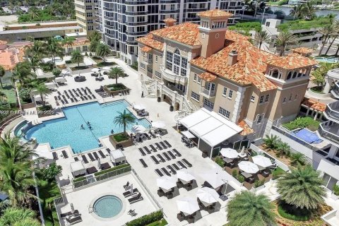 Condo in Miami Beach, Florida, 2 bedrooms  № 1936138 - photo 2