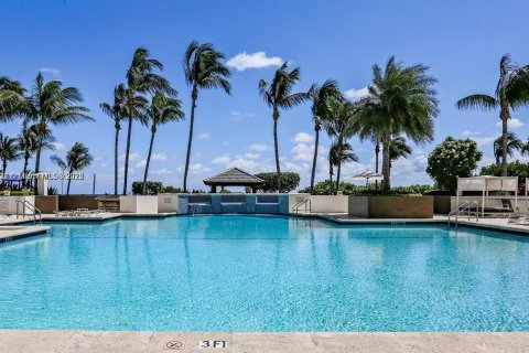 Condo in Miami Beach, Florida, 2 bedrooms  № 1936138 - photo 5