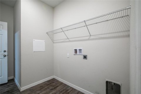 House in Grand Island, Florida 3 bedrooms, 147.99 sq.m. № 1572602 - photo 26