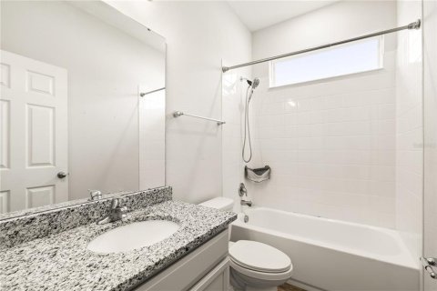 House in Grand Island, Florida 3 bedrooms, 147.99 sq.m. № 1572602 - photo 23
