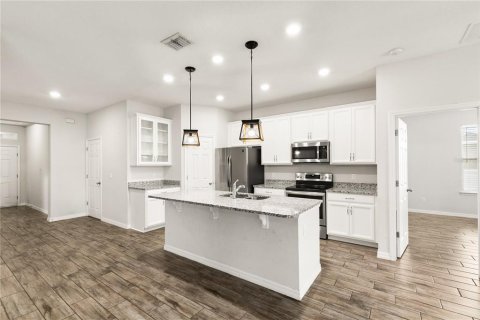 House in Grand Island, Florida 3 bedrooms, 147.99 sq.m. № 1572602 - photo 9