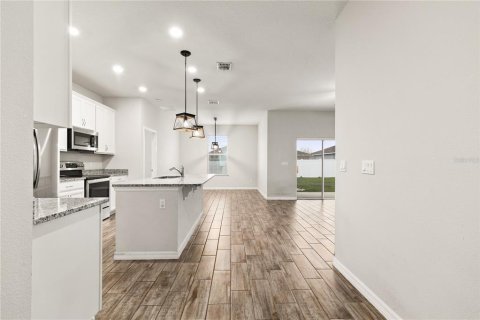 House in Grand Island, Florida 3 bedrooms, 147.99 sq.m. № 1572602 - photo 8