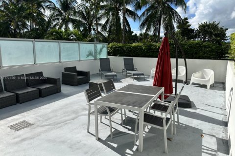 Copropriété à vendre à Miami Beach, Floride: 2 chambres, 134.71 m2 № 2023896 - photo 2