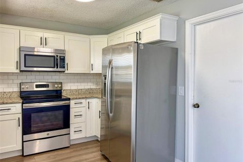 House in Ocala, Florida 3 bedrooms, 123.1 sq.m. № 1900488 - photo 20
