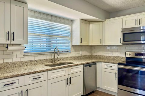 House in Ocala, Florida 3 bedrooms, 123.1 sq.m. № 1900488 - photo 18