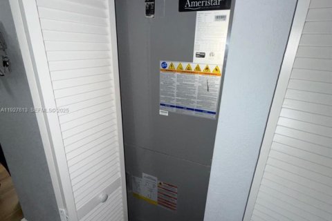 Villa ou maison à vendre à Miami, Floride: 3 chambres, 117.43 m2 № 1987871 - photo 9