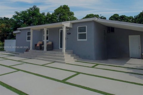 Villa ou maison à vendre à Miami, Floride: 3 chambres, 117.43 m2 № 1987871 - photo 1