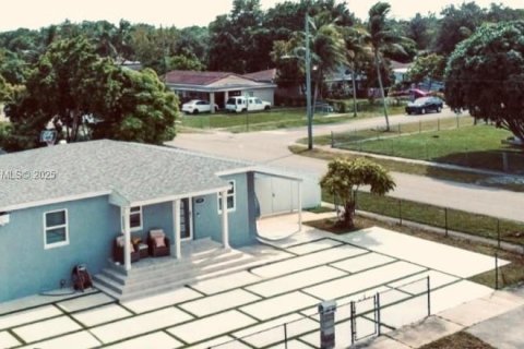 Villa ou maison à vendre à Miami, Floride: 3 chambres, 117.43 m2 № 1987871 - photo 15