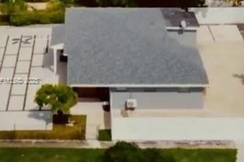 Villa ou maison à vendre à Miami, Floride: 3 chambres, 117.43 m2 № 1987871 - photo 17