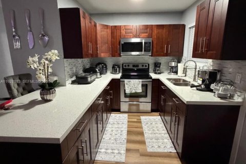 Villa ou maison à vendre à Miami, Floride: 3 chambres, 117.43 m2 № 1987871 - photo 6