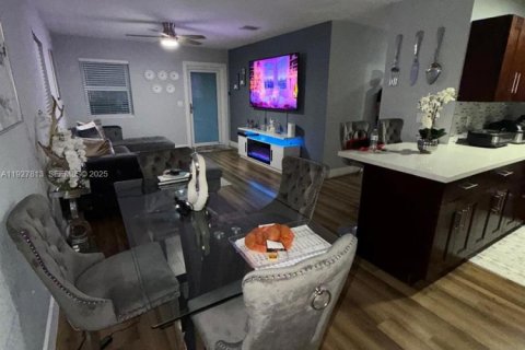 Villa ou maison à vendre à Miami, Floride: 3 chambres, 117.43 m2 № 1987871 - photo 3