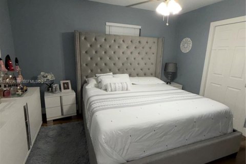 Villa ou maison à vendre à Miami, Floride: 3 chambres, 117.43 m2 № 1987871 - photo 12