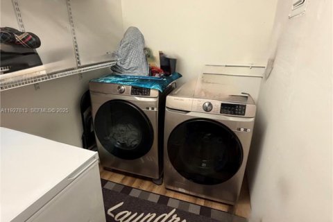 Villa ou maison à vendre à Miami, Floride: 3 chambres, 117.43 m2 № 1987871 - photo 14