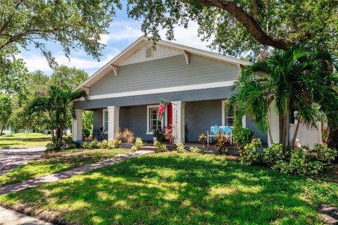 House in Tampa, Florida 3 bedrooms, 199.74 sq.m. № 1806573 - photo 3