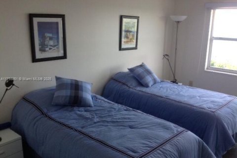 Купить кондоминиум в Санни-Айлс-Бич, Флорида 2 спальни, 101.64м2, № 1981221 - фото 9