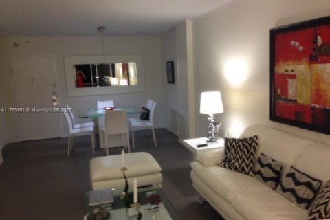 Купить кондоминиум в Санни-Айлс-Бич, Флорида 2 спальни, 101.64м2, № 1981221 - фото 12