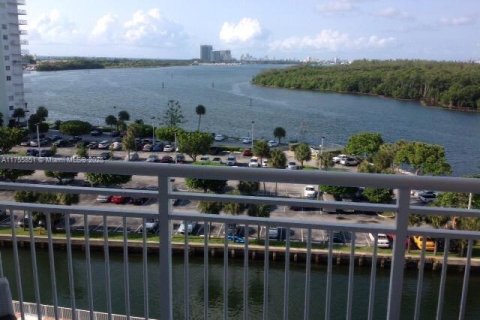 Купить кондоминиум в Санни-Айлс-Бич, Флорида 2 спальни, 101.64м2, № 1981221 - фото 5