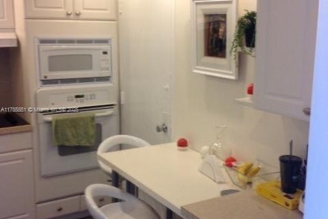 Купить кондоминиум в Санни-Айлс-Бич, Флорида 2 спальни, 101.64м2, № 1981221 - фото 4