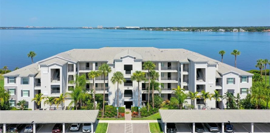 Кондоминиум с 6 комнатами в Брейдентон, Флорида № 2152265
