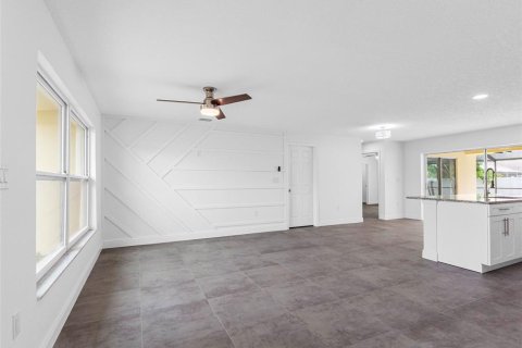 Casa en venta en Saint Petersburg, Florida, 4 dormitorios, 174.56 m2 № 1831923 - foto 4