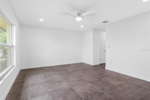 Casa en venta en Saint Petersburg, Florida, 4 dormitorios, 174.56 m2 № 1831923 - foto 22
