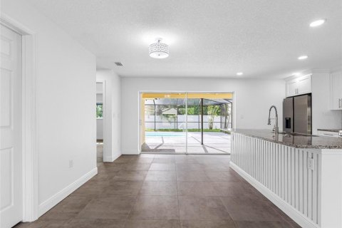 Casa en venta en Saint Petersburg, Florida, 4 dormitorios, 174.56 m2 № 1831923 - foto 8