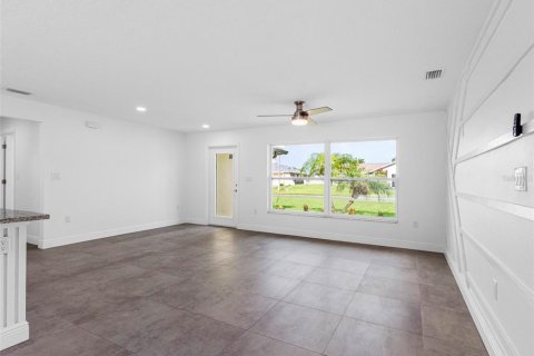 Casa en venta en Saint Petersburg, Florida, 4 dormitorios, 174.56 m2 № 1831923 - foto 6