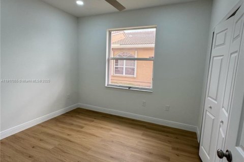 Villa ou maison à vendre à Miramar, Floride: 4 chambres, 211.82 m2 № 2017076 - photo 20