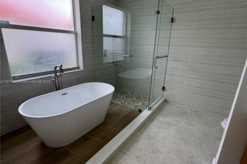 Villa ou maison à vendre à Miramar, Floride: 4 chambres, 211.82 m2 № 2017076 - photo 11