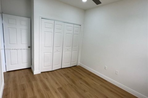 Villa ou maison à vendre à Miramar, Floride: 4 chambres, 211.82 m2 № 2017076 - photo 19