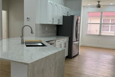 Villa ou maison à vendre à Miramar, Floride: 4 chambres, 211.82 m2 № 2017076 - photo 8