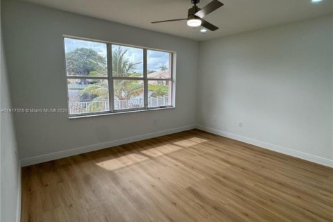 Villa ou maison à vendre à Miramar, Floride: 4 chambres, 211.82 m2 № 2017076 - photo 17